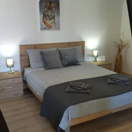 D&m Apartment *
